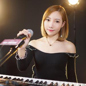 撩起老师旗袍挺进去玉足漫画
